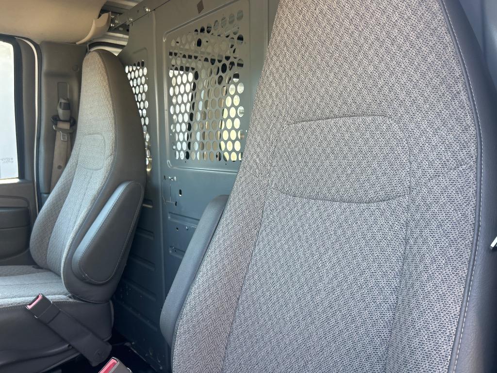 2015 GMC Savana - $14,990