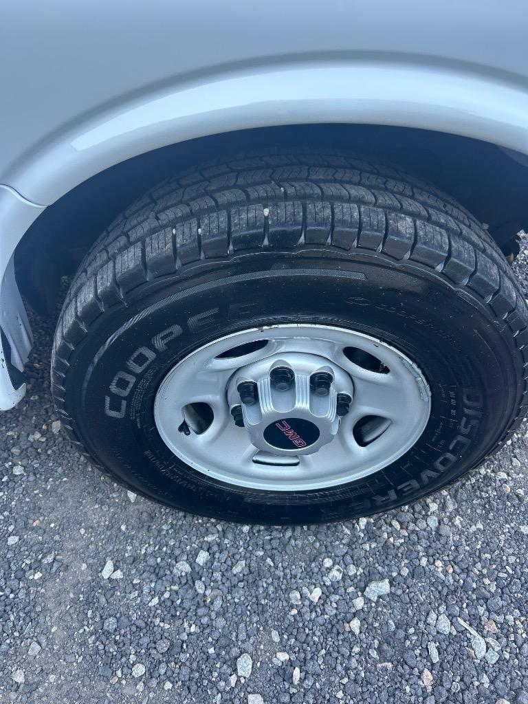 2015 GMC Savana - $14,990