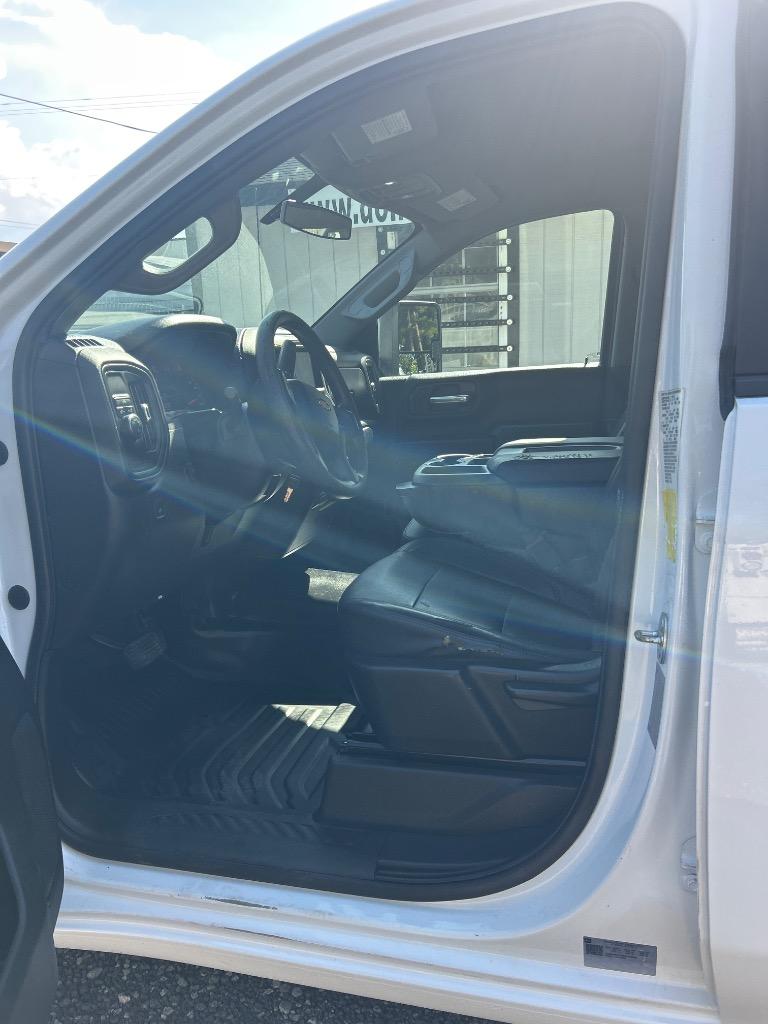 2022 Chevrolet Silverado Hd - $28,990
