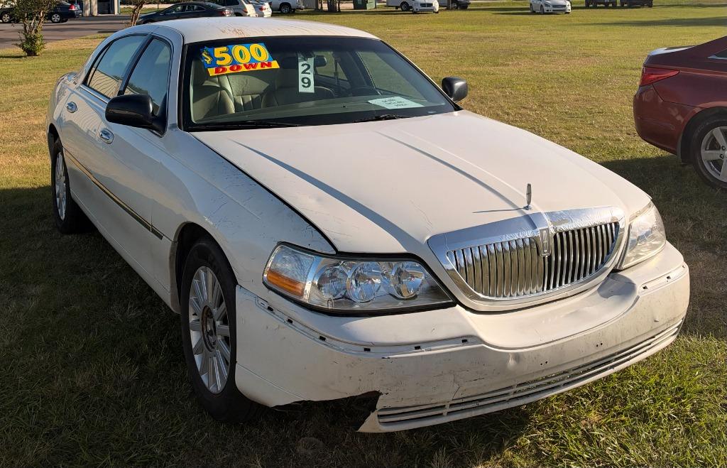 2003 Lincoln Town Car - $4,500