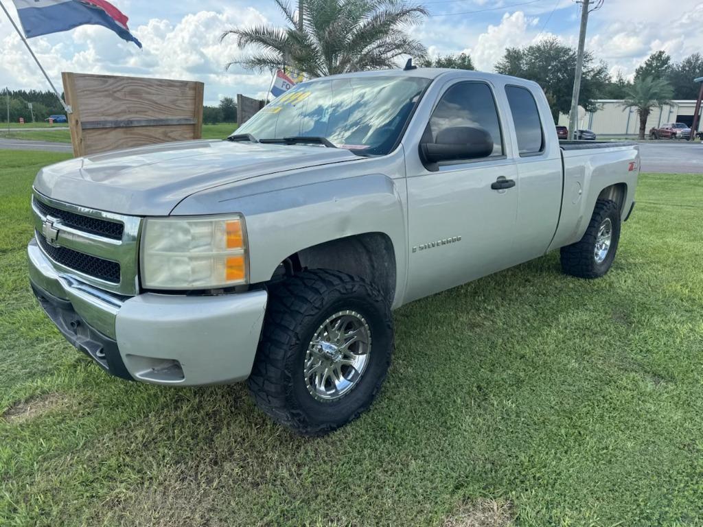2007 Chevrolet Silverado - $8,500