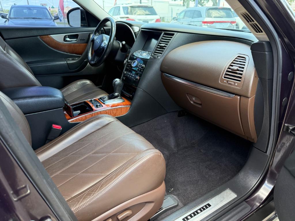 2016 Infiniti QX70 suv photo