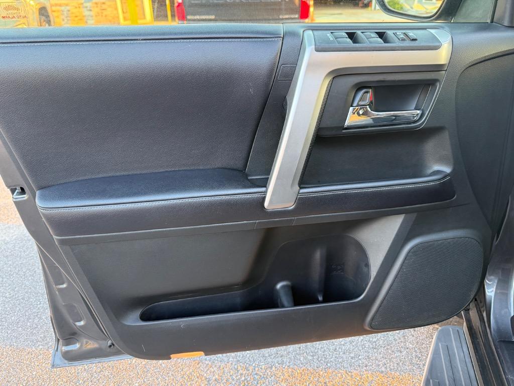 2018 Toyota 4Runner - $15,995