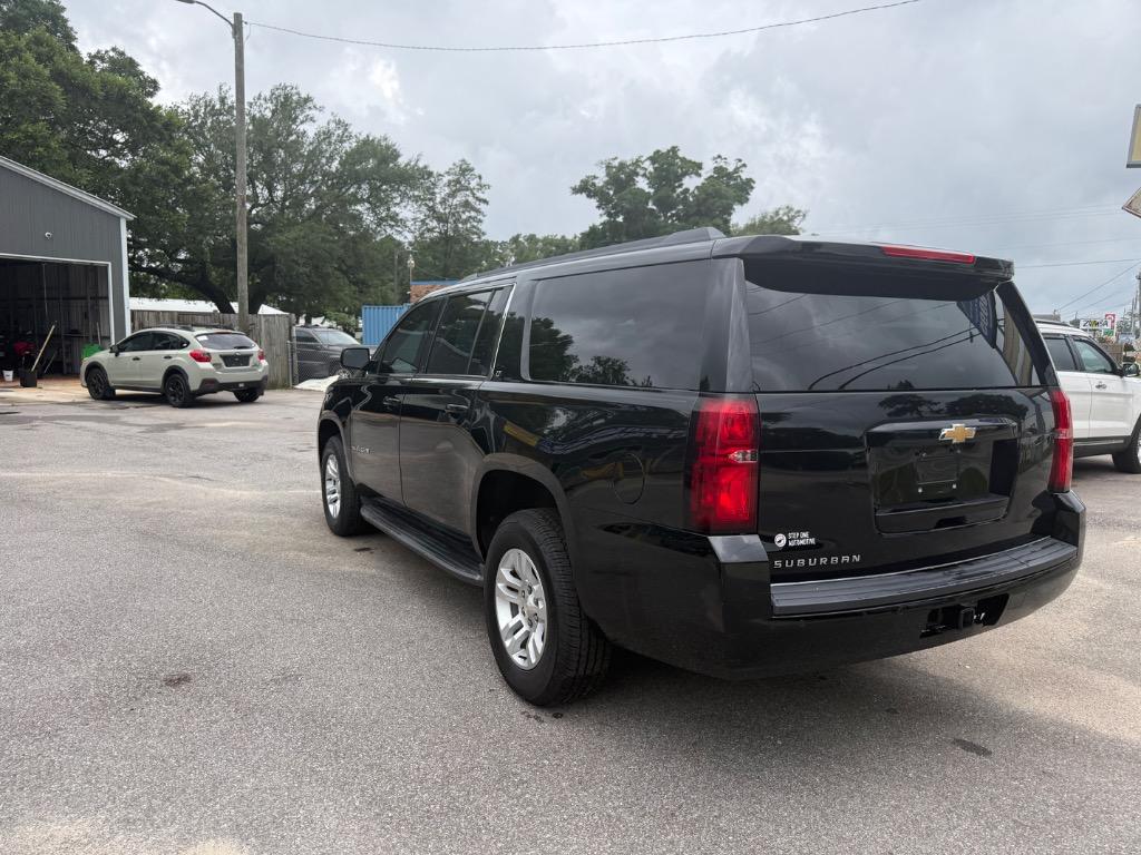 2019 Chevrolet Suburban - $15,995