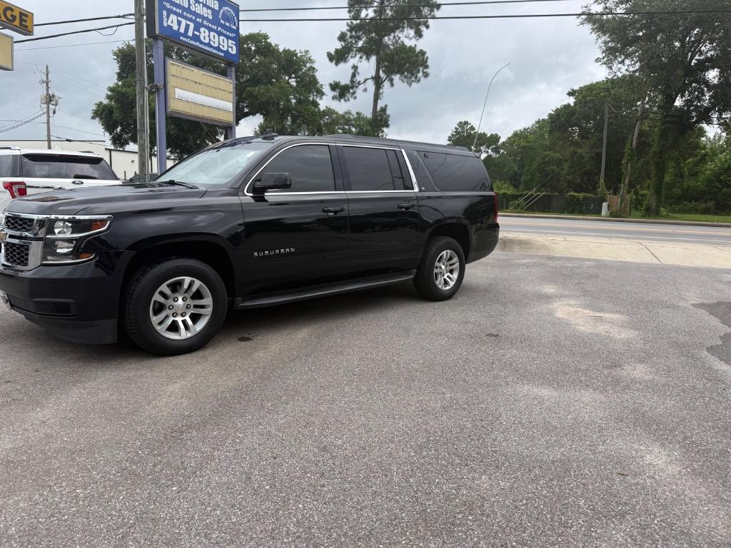 2019 Chevrolet Suburban - $15,995