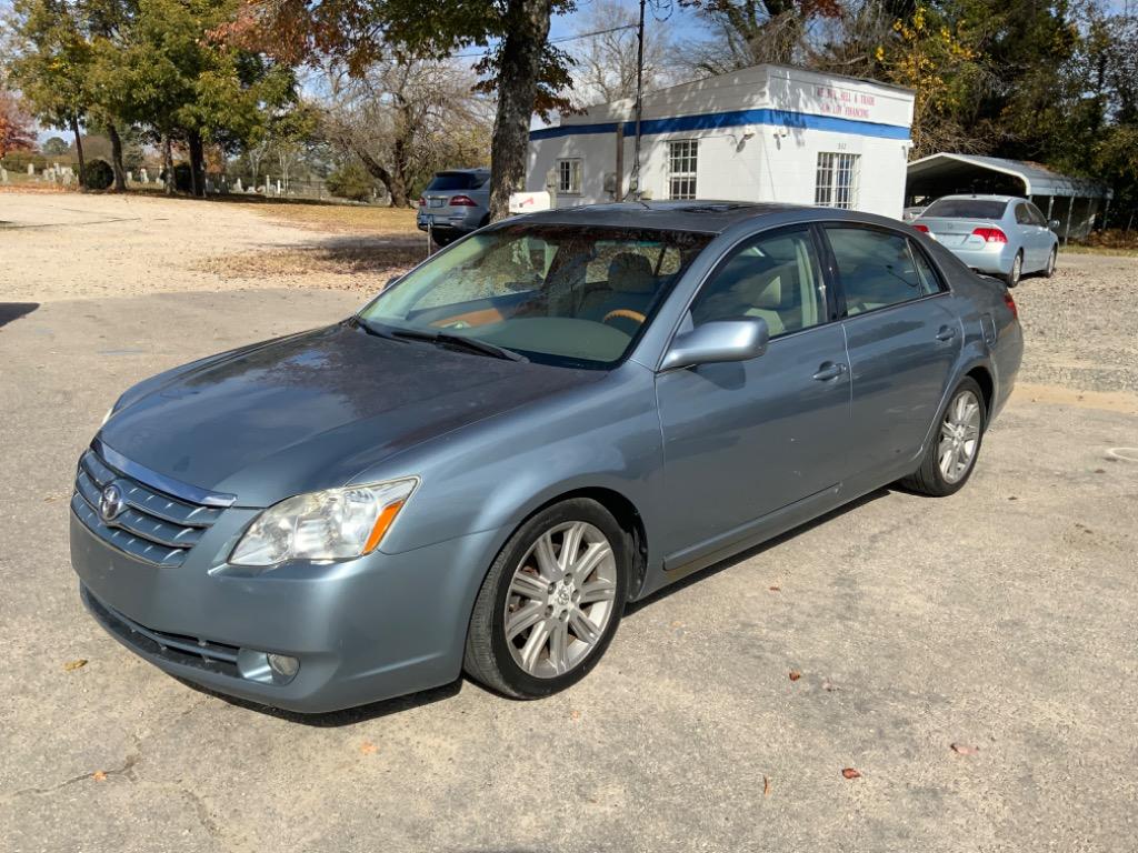 2005 Toyota Avalon XL photo