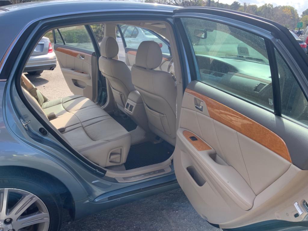 2005 Toyota Avalon XL photo