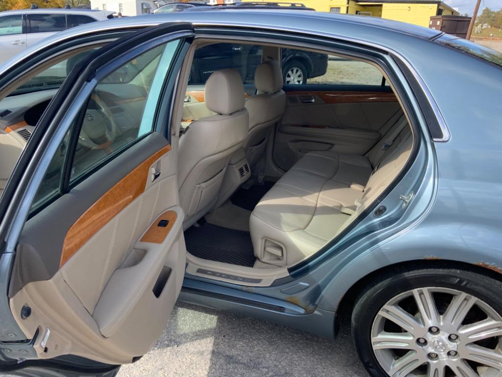 2005 Toyota Avalon XL photo