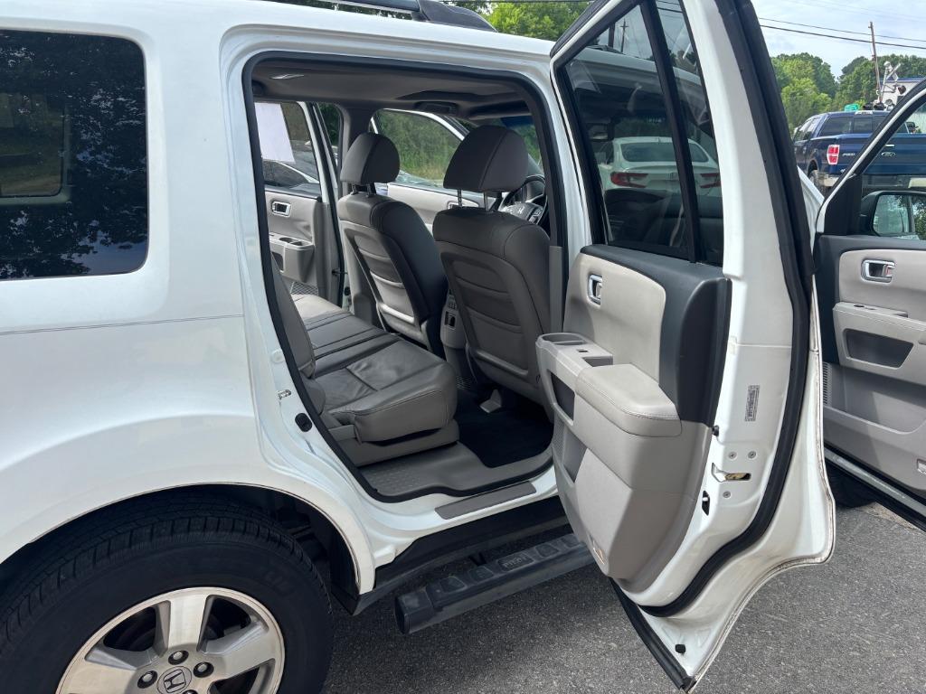 2011 Honda Pilot - $9,495