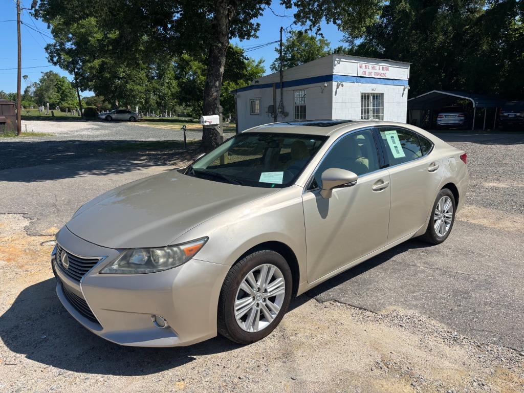 2013 Lexus ES - $13,595