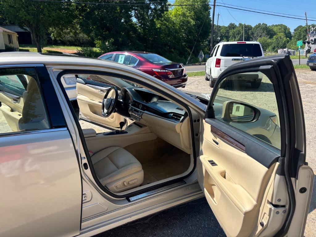 2013 Lexus ES - $13,595