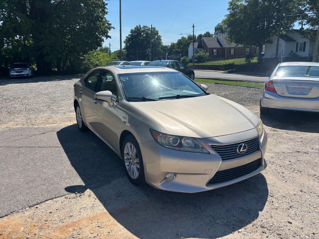 2013 Lexus ES - $13,595