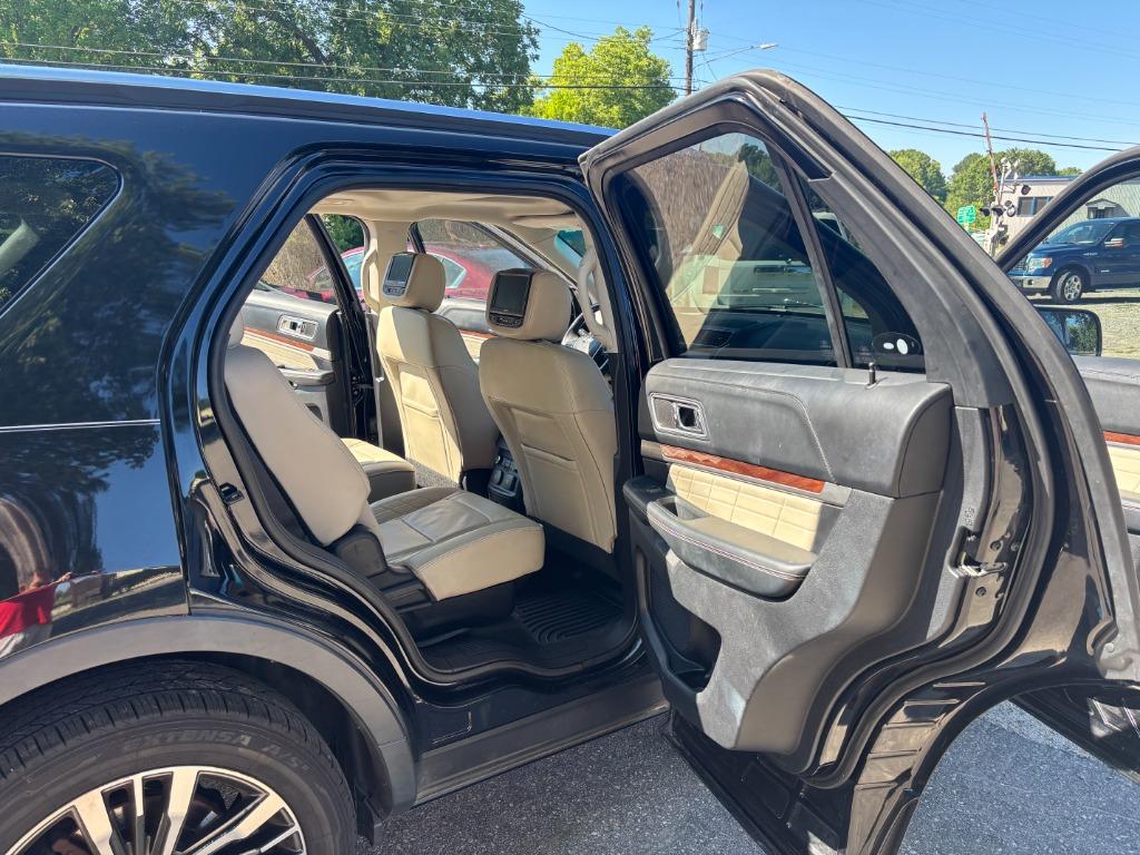 2016 Ford Explorer - $13,995
