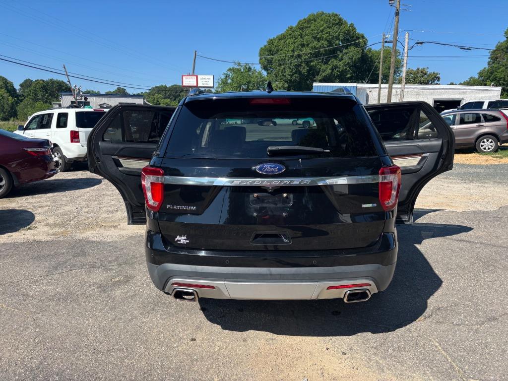 2016 Ford Explorer - $13,995