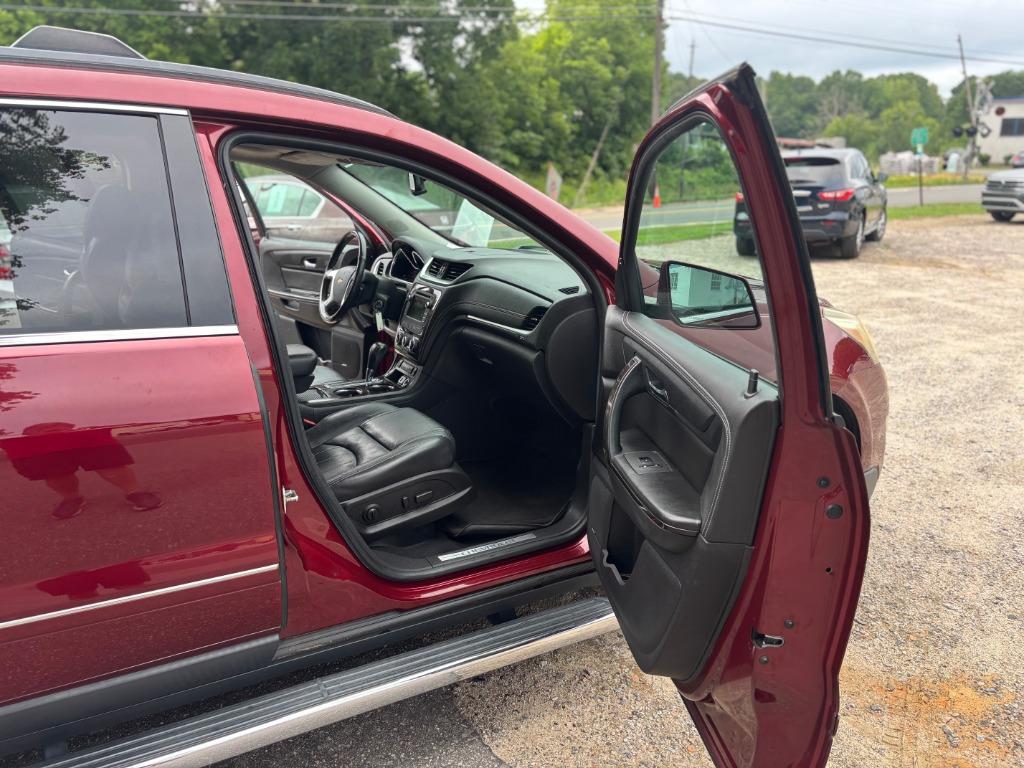 2016 Chevrolet Traverse - $10,995