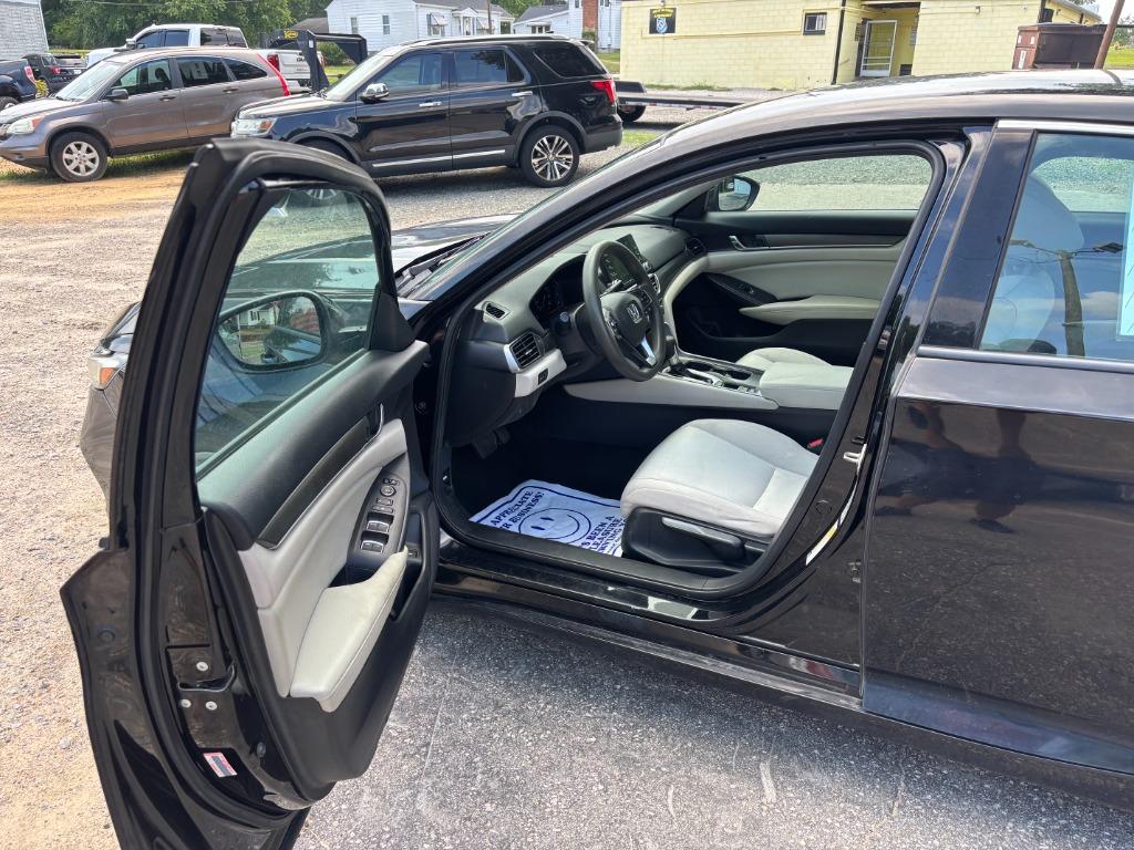 2018 Honda Accord - $12,995