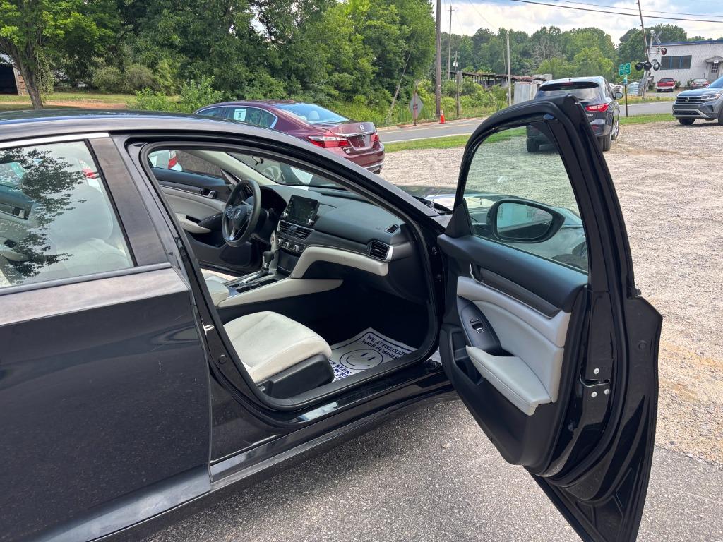2018 Honda Accord - $12,995