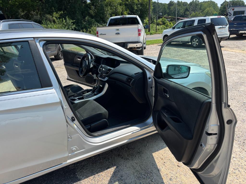 2013 Honda Accord - $13,995