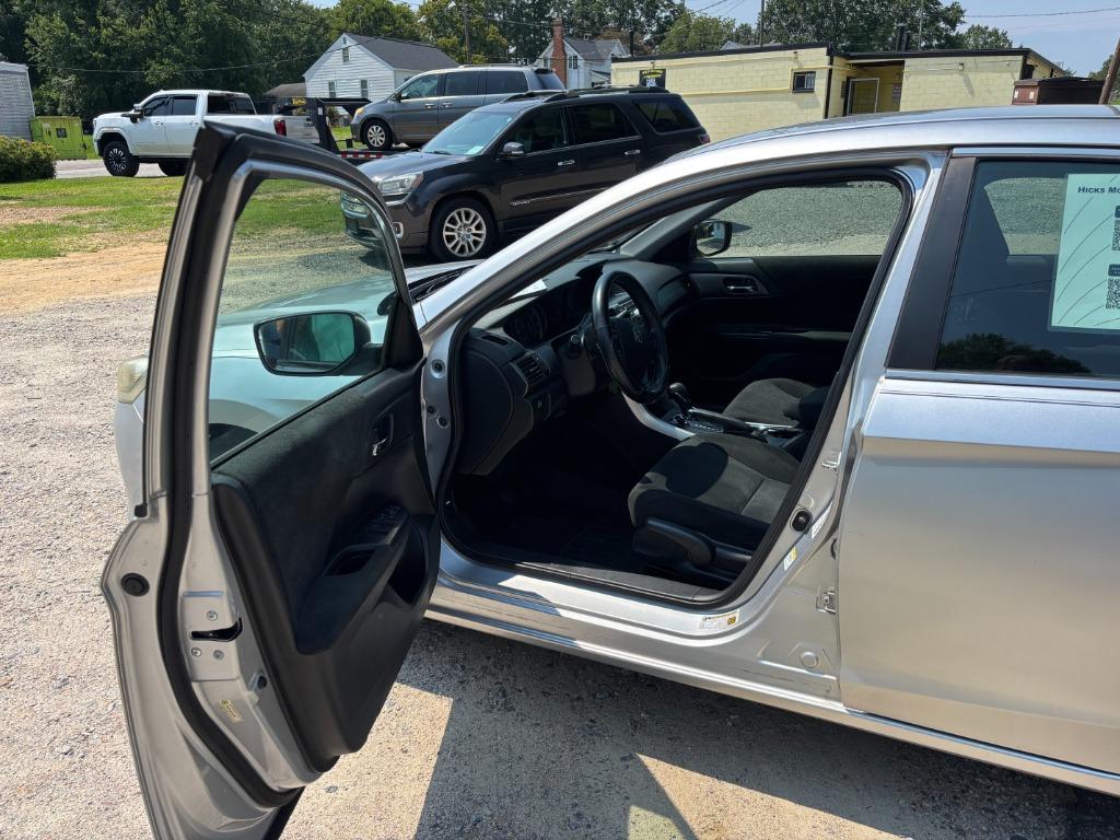 2013 Honda Accord - $13,995