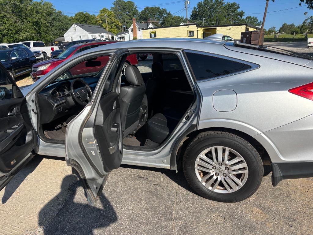 2013 Honda Crosstour - $8,995