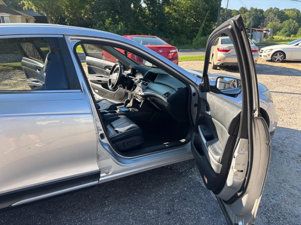 2013 Honda Crosstour - $8,995