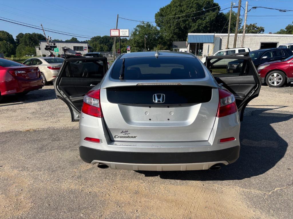 2013 Honda Crosstour - $8,995