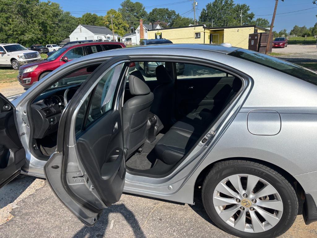 2015 Honda Accord - $12,995