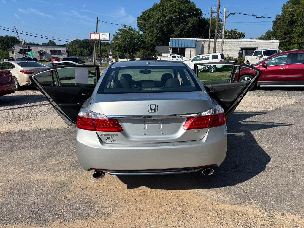 2015 Honda Accord - $12,995