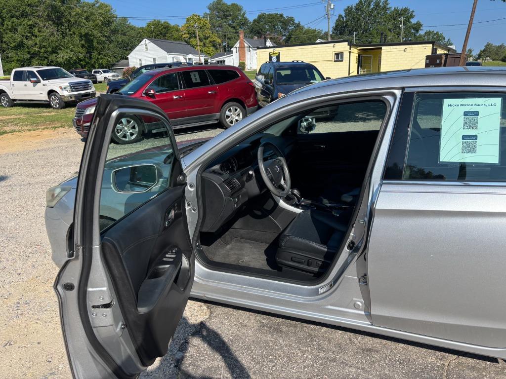 2015 Honda Accord - $12,995