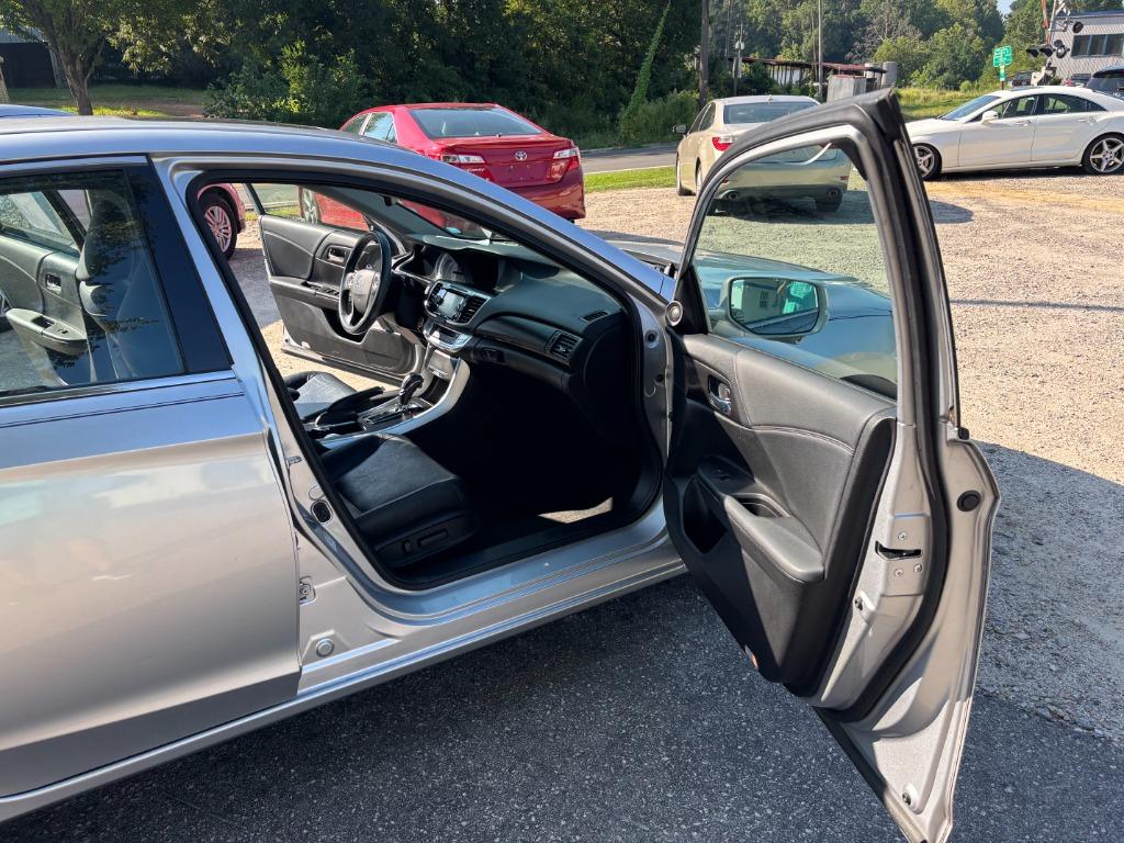 2015 Honda Accord - $12,995