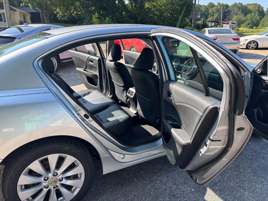 2015 Honda Accord - $12,995