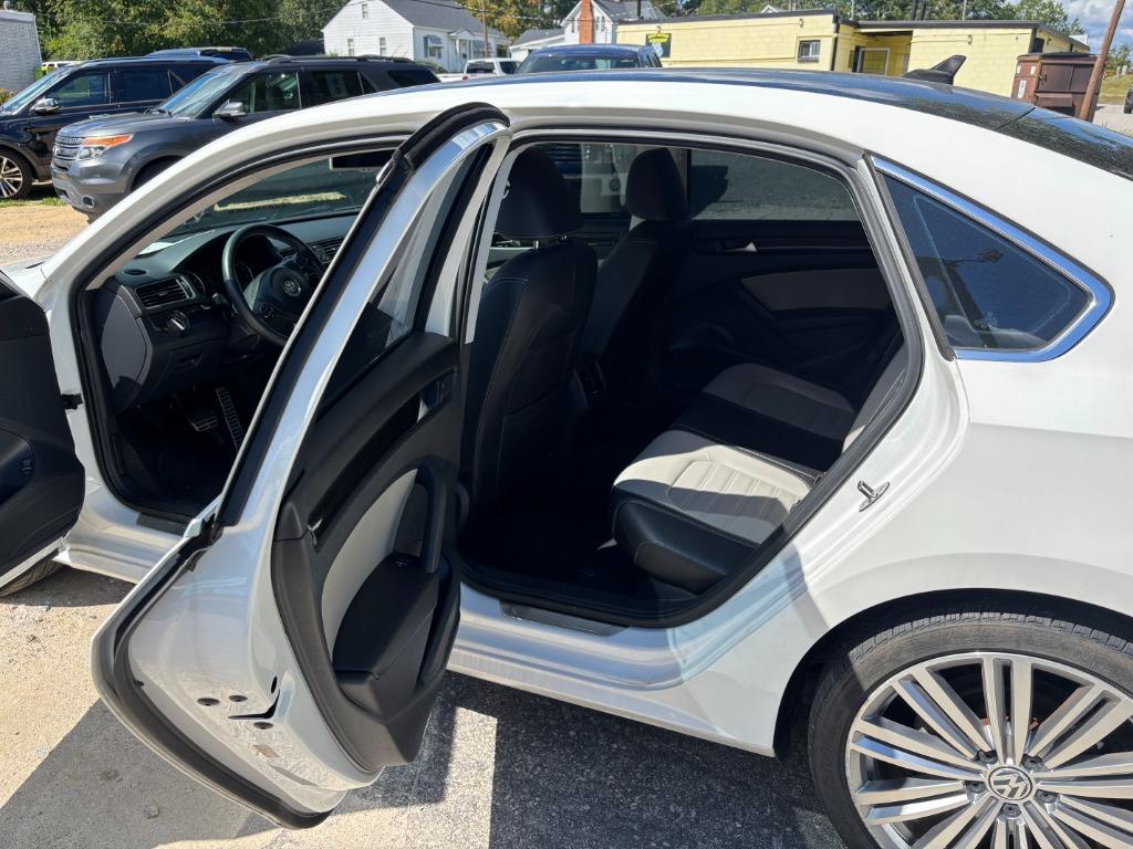 2014 Volkswagen Passat - $7,995