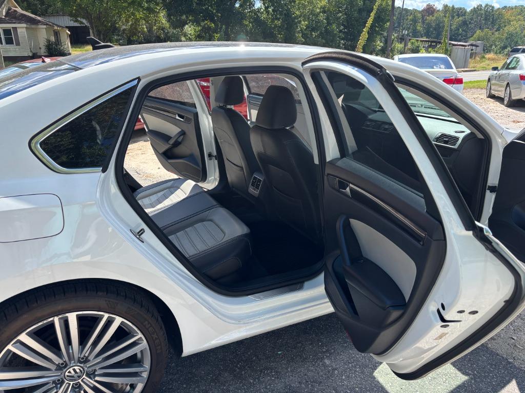 2014 Volkswagen Passat - $7,995
