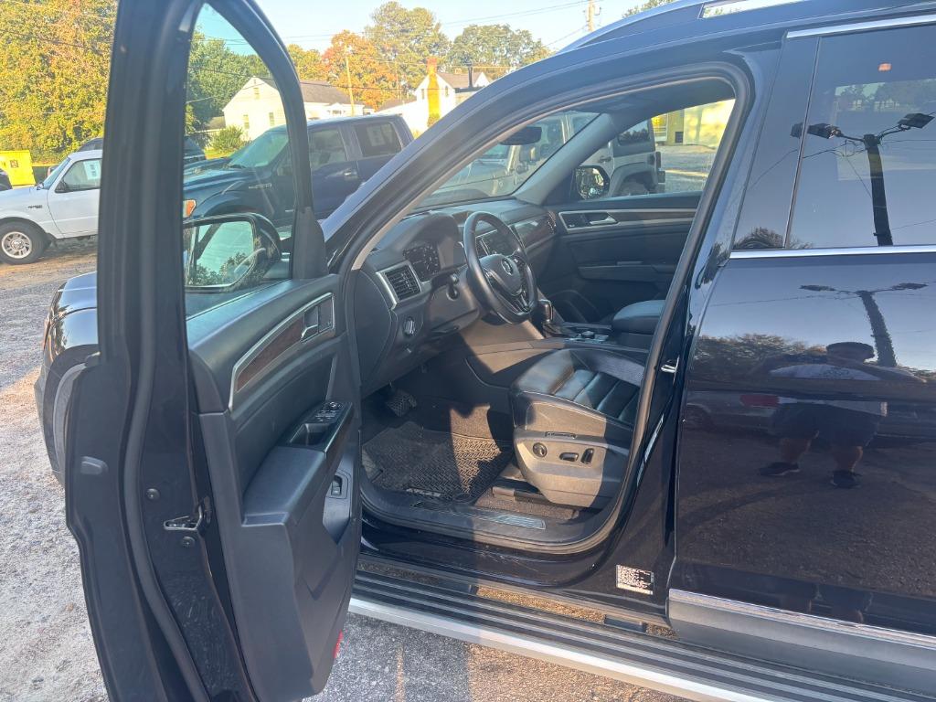2018 Volkswagen Atlas - $13,995