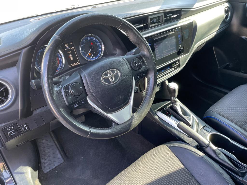 2018 Toyota Corolla SE photo