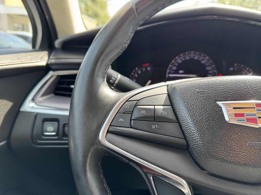 2017 Cadillac XT5 Premium Luxury photo