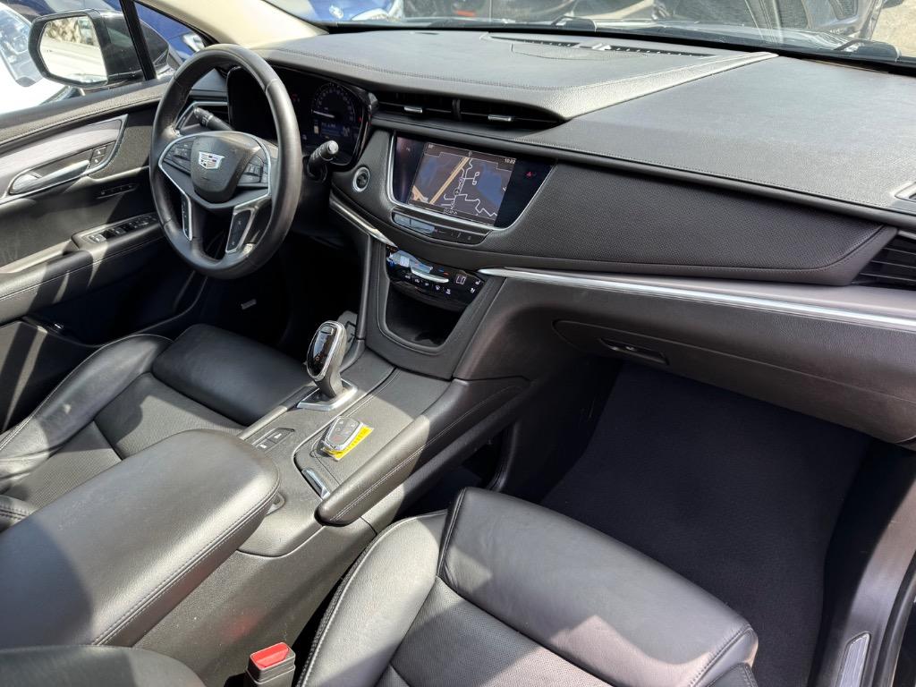 2017 Cadillac XT5 Premium Luxury photo