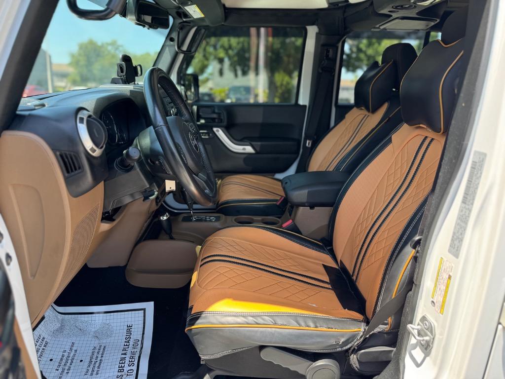 2017 Jeep Wrangler Unlimited Sahara photo