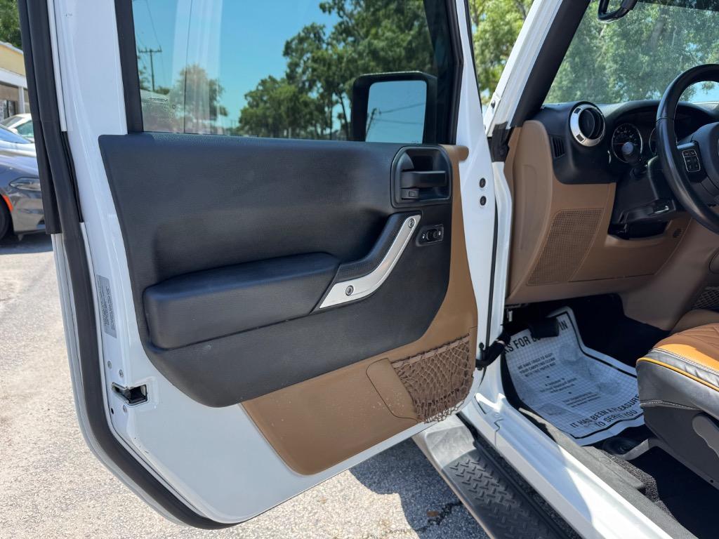 2017 Jeep Wrangler Unlimited Sahara photo