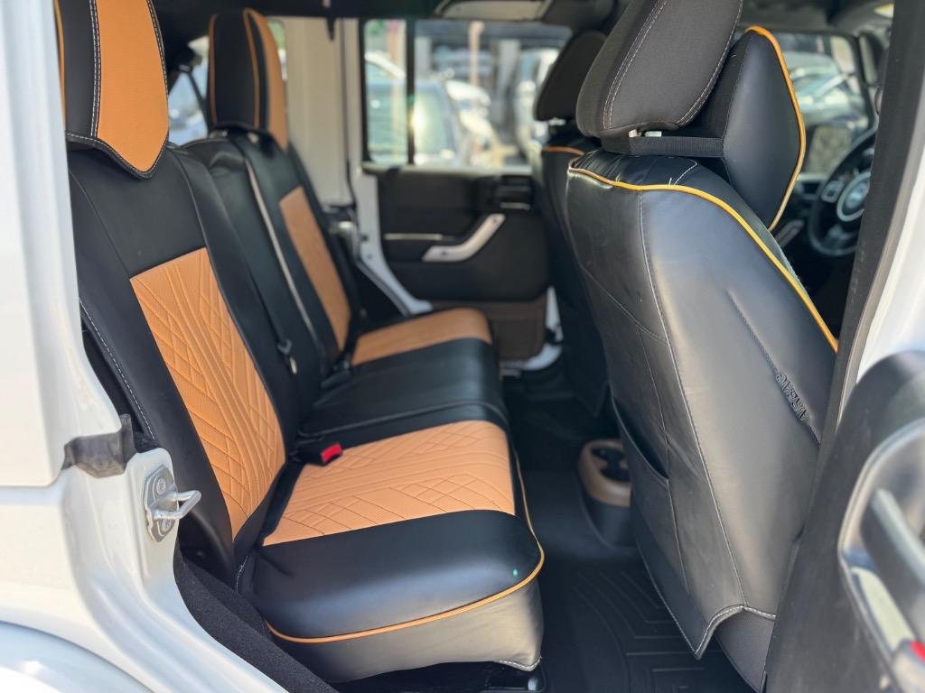 2017 Jeep Wrangler Unlimited Sahara photo