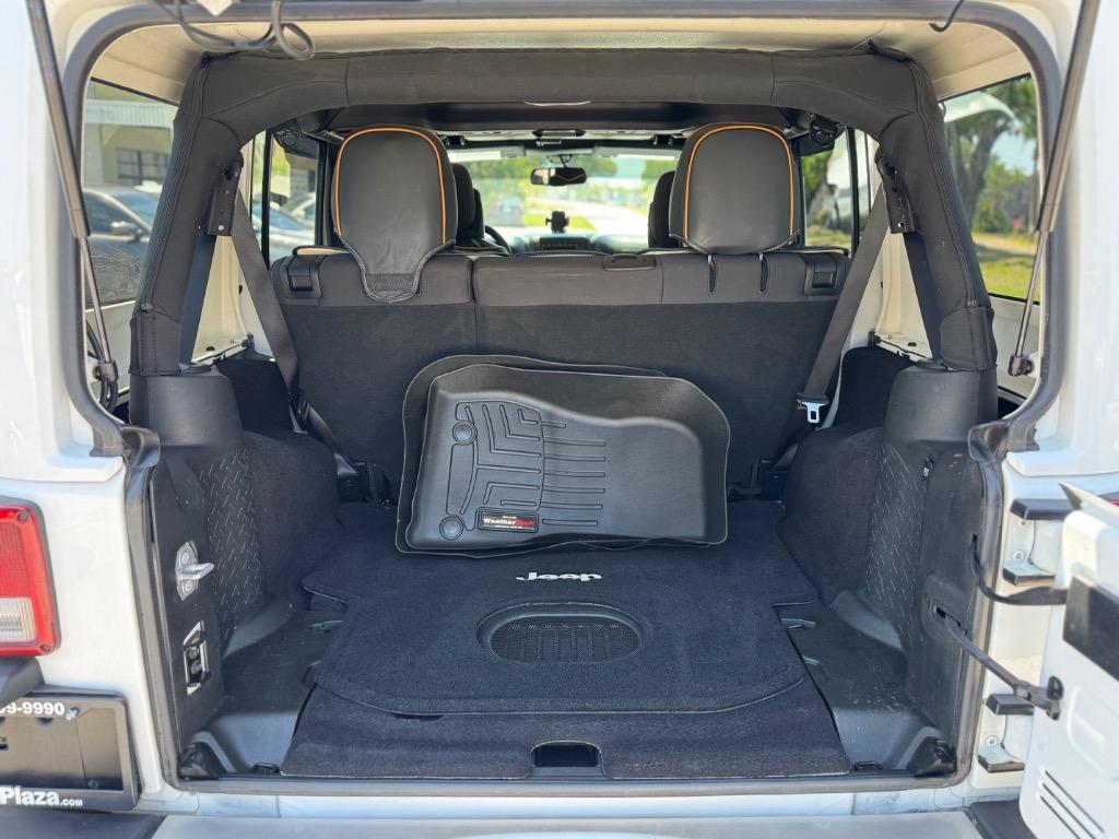 2017 Jeep Wrangler Unlimited Sahara photo