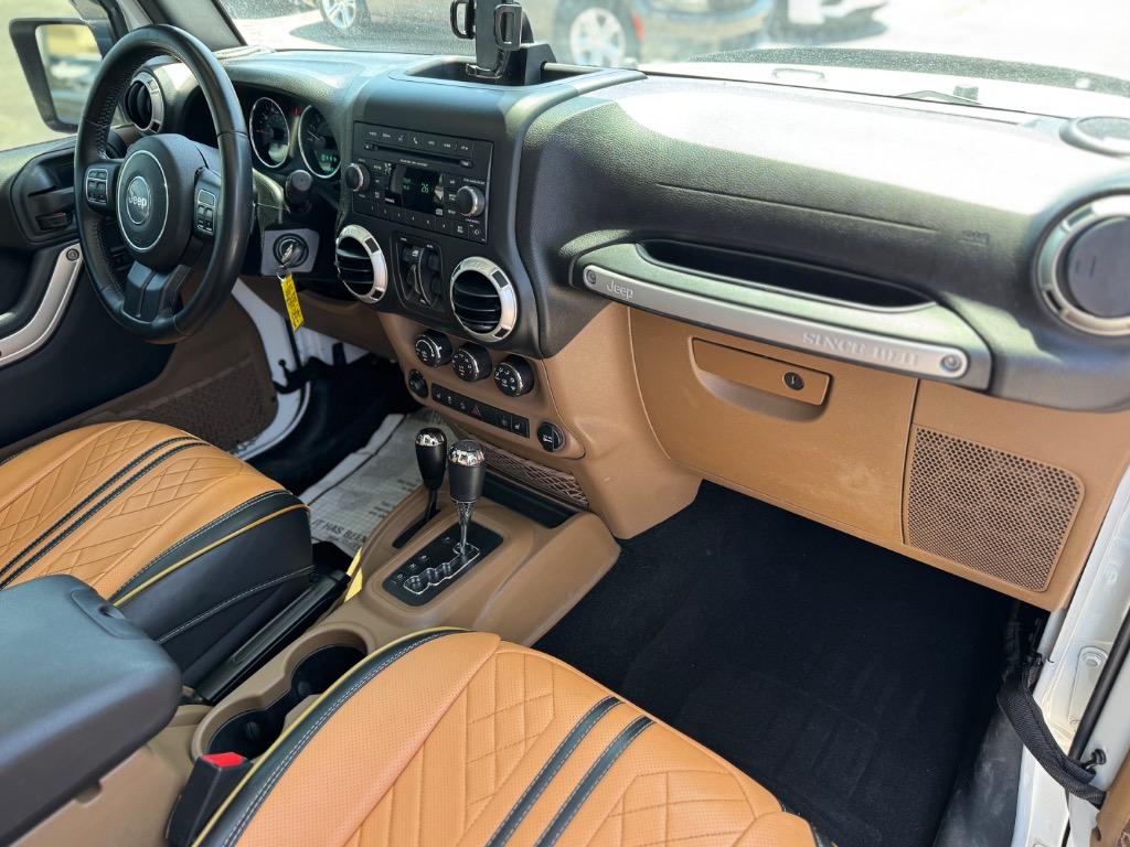 2017 Jeep Wrangler Unlimited Sahara photo