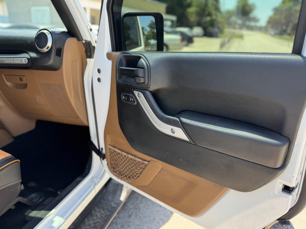 2017 Jeep Wrangler Unlimited Sahara photo