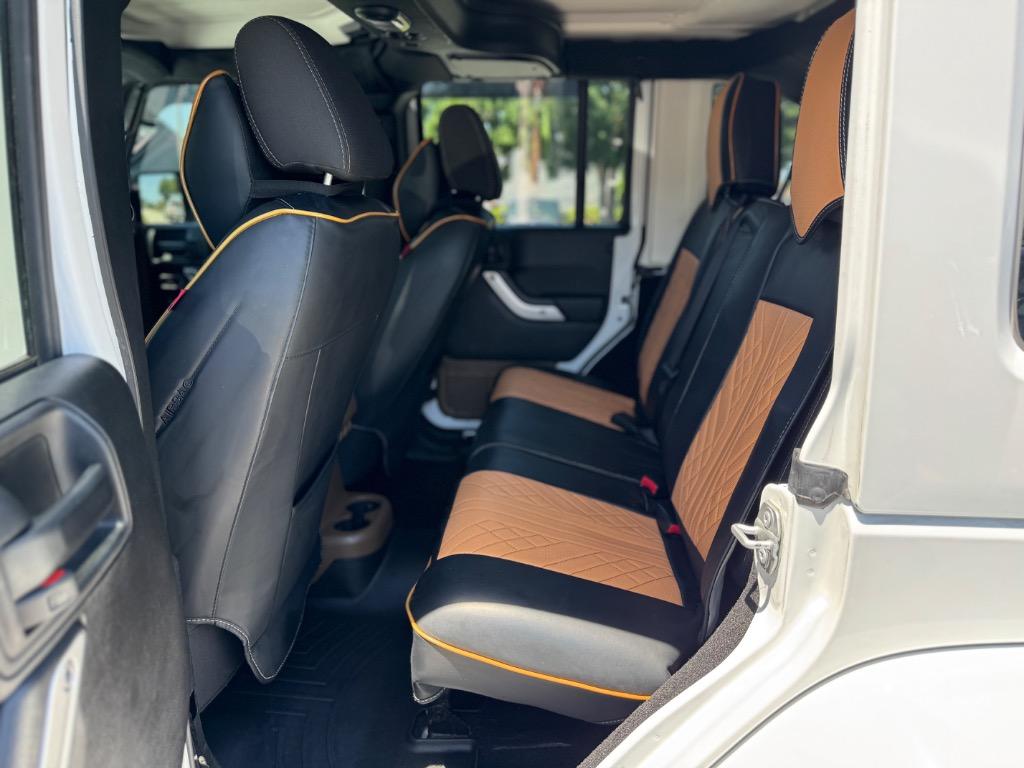 2017 Jeep Wrangler Unlimited Sahara photo