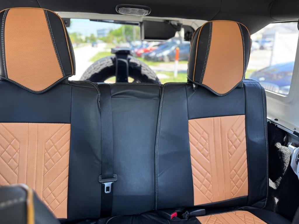 2017 Jeep Wrangler Unlimited Sahara photo
