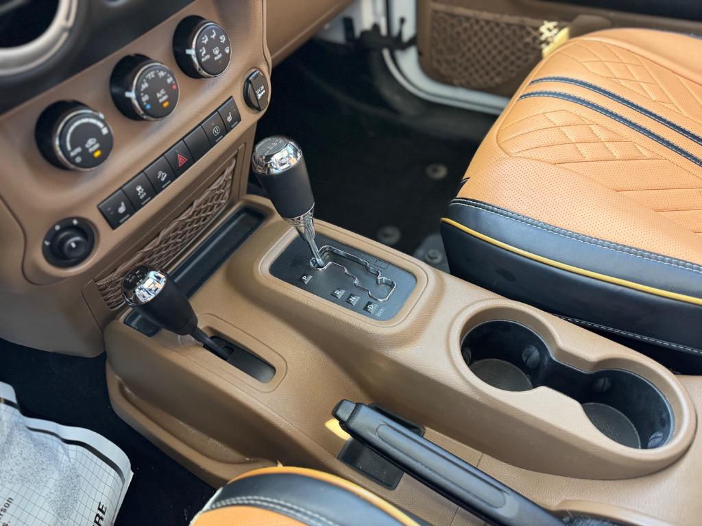 2017 Jeep Wrangler Unlimited Sahara photo