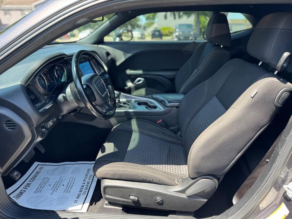 2021 Dodge Challenger SXT photo