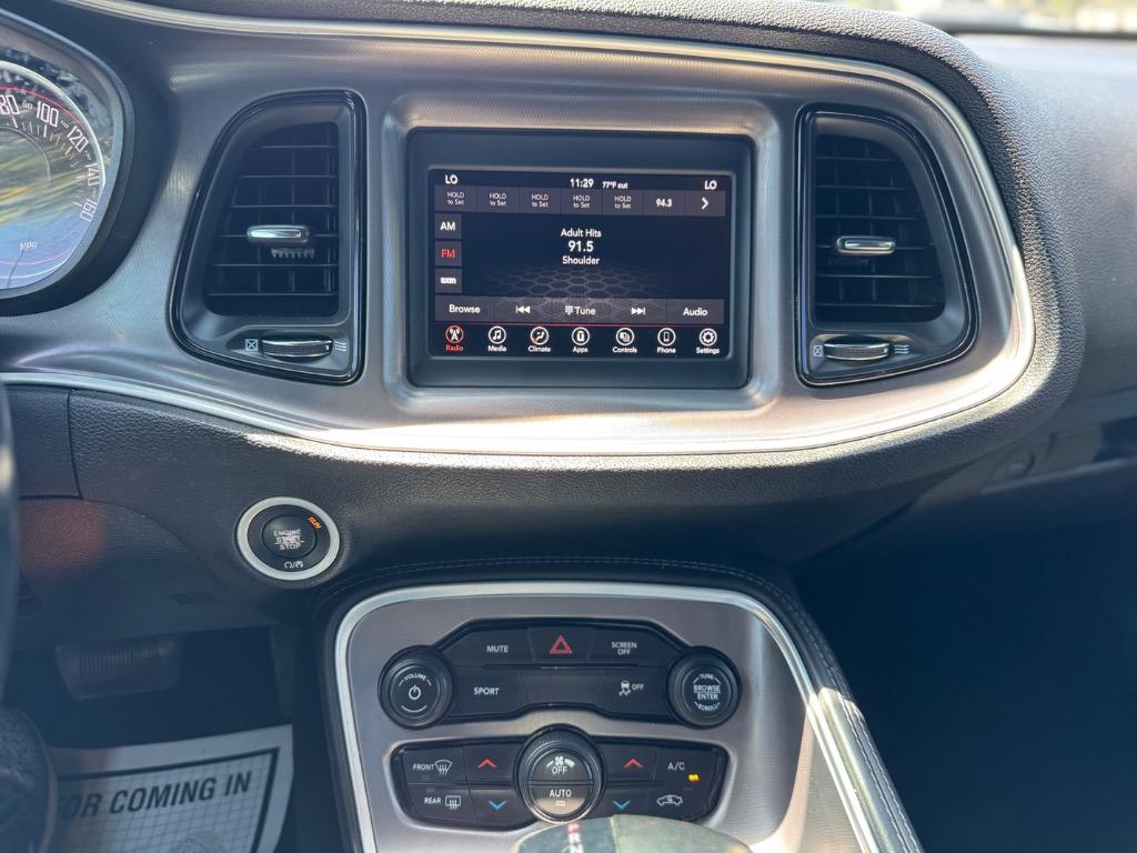 2021 Dodge Challenger SXT photo