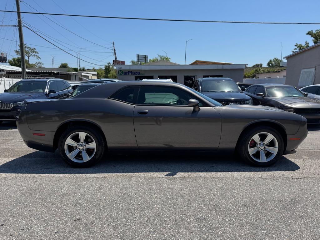 2021 Dodge Challenger SXT photo