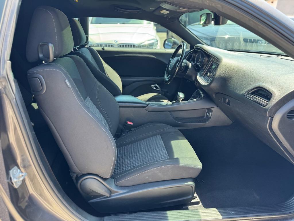 2021 Dodge Challenger SXT photo